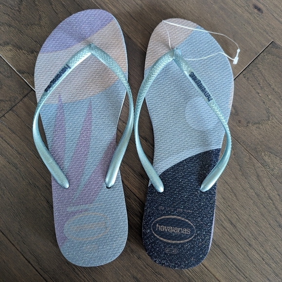 Havaianas Shoes - Havaianas Women's Flip Flops Size 11/12 BRAND NEW
